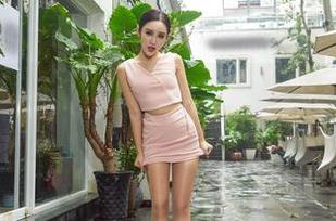 AISS爱丝(黄金版) – 亚美依边逛边拍，网盘里藏着多少让人浮想联翩的小秘密？