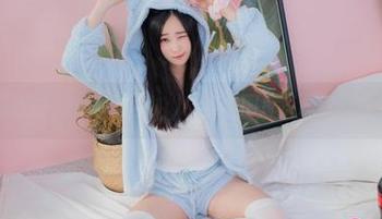 不谈正经，Bambi(밤비)的黑丝图库资源也值得一瞧