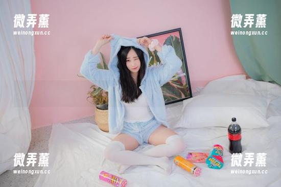 不谈正经，Bambi(밤비)的黑丝图库资源也值得一瞧