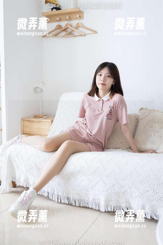 BoBoSocks袜啵啵-小甜豆 BoBoSocks袜啵啵 - 不一样的袜子,不一样的小姐姐,小甜豆带你进入无圣光的美术馆。