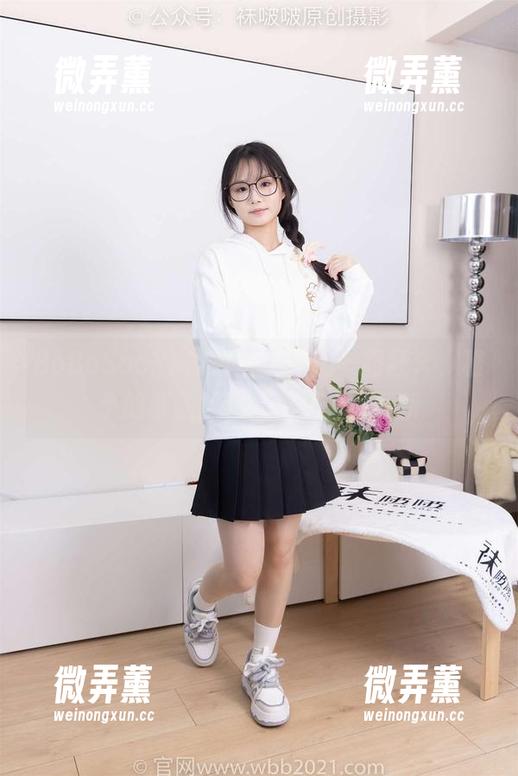 BoBoSocks袜啵啵 - 原图一路狂奔，稚予的厚灰丝花絮更是一波三折