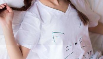 GIRLT果团网 – 泡泡澡的新玩法：爱丽莎LISA的浴室套图资源好像微微发光！