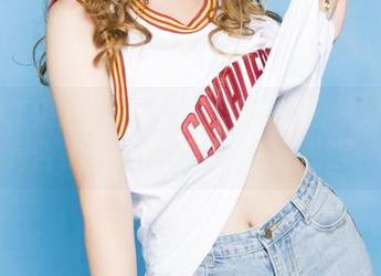 GIRLT果团网 – 王婉悠与连衣裙的对话：合集里的照片们在窃窃私语