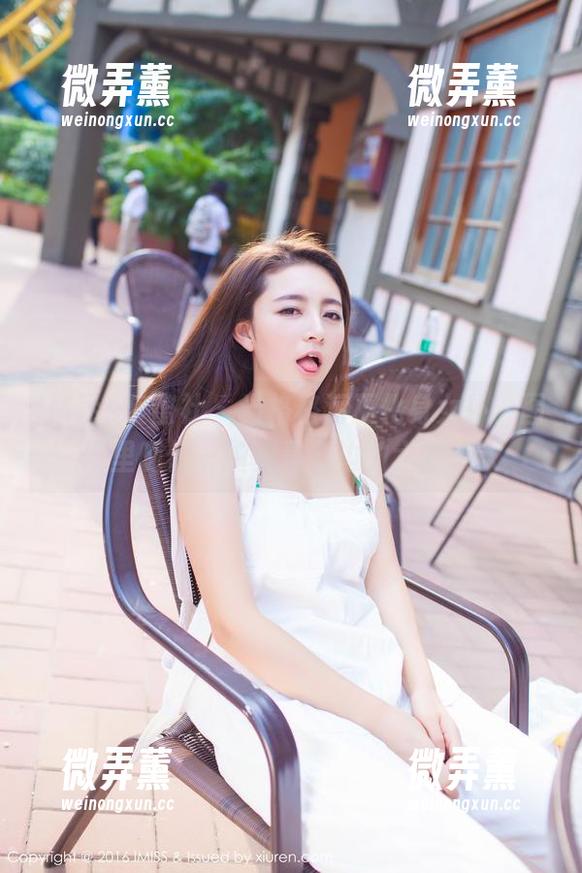 IMiss爱蜜社 - 当格格污巫化身女仆，图册里随便一拍都是身边的六亲不认