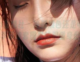 MiiTao蜜桃社 – 冷酷黑色还是可爱暗黑？李颖诗套图里的双重身份。