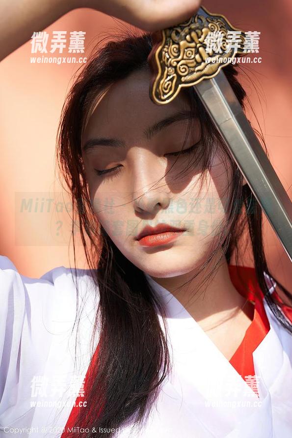 MiiTao蜜桃社 - 冷酷黑色还是可爱暗黑？李颖诗套图里的双重身份。