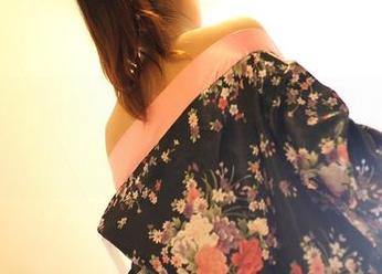 ROSI的花嫁，你绝对需要这张图片来增添众人的“送祝福”材料。