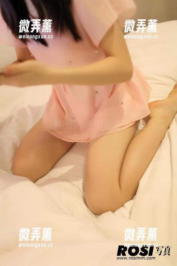 哇，ROSI的原图，翘臀这样秀，目光难自制啊！