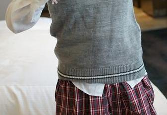 高清级别的粉嫩…噢不，是嫩学妹制服！ROSI这次又圈了多少粉？