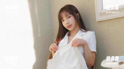图片里的Seoyool(서율)妹妹，既平静又让人心头一紧。