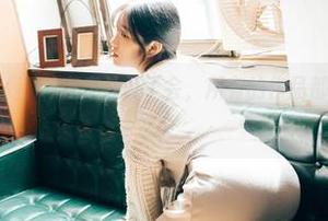 显然Sonson(손손)在户外开了会，所有的作品都是对话的结果！