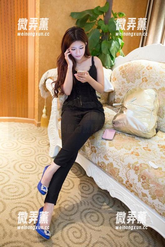 TuiGirl推女郎 - 这组图库里，王依萌职业装，好像随时就能开个会议！