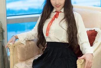TuiGirl推女郎 – 在线直击：赵梦洁的牛仔裤图集，可能是对我们裤子选择的严酷评价！