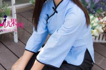UGirls尤果网 – Sukki可儿的校园私房合集，也许真有情书藏在角落里，瞧她的眼神。