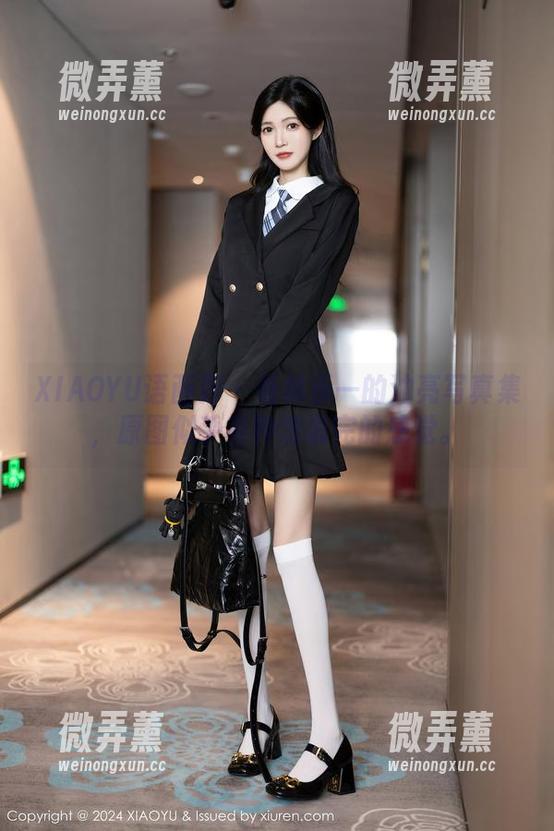 XIAOYU语画界 - 看林乐一的油亮写真集，原图似乎有种没说完的感觉。