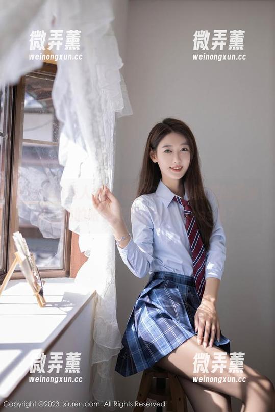 Xiuren秀人网 - 私拍Candy糖糖的职业装，她的眼神好像在挑战boss呢？