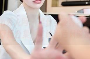 Xiuren秀人网 – 黑丝多姿容容容Alice的壁纸合集，谁说黑色只能瘦？