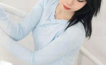 Xiuren秀人网 – 职场上的小蛮妖yummy，白衬衫黑短裙的写真，这张图片今晚就来一波吗？