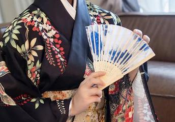 Xiuren秀人网 – 蕊蕊ruirui的福利时间到！原图带你旅拍，赶紧抢占沙发！