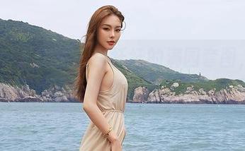 YouMi尤蜜荟 – 李纤纤的满园套图，瞬间让我想到了花瓣和….也是有点意思！