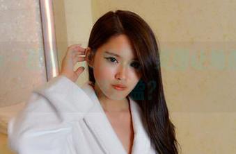 pans – 图集中的妮妮，美图让她像天使一样轻盈？