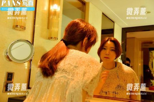 pans - 淘淘的职业装写真：在会议室里，也能当主角！