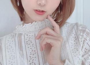 你们有没有看到けん研(けんけん)的新短裙照片？超好看而且免费获取，实在是爽翻天！