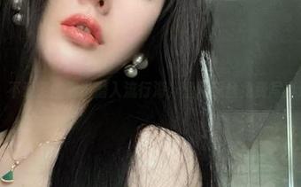 微密圈 – 不爱笑的赛琳潜入流行海，渔网黑丝免费写真送到家！