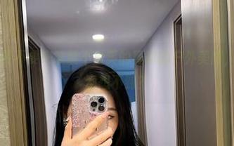 微密圈 – 要不要来瞧瞧不爱笑的赛琳的户外美图，满满都是意想不到？