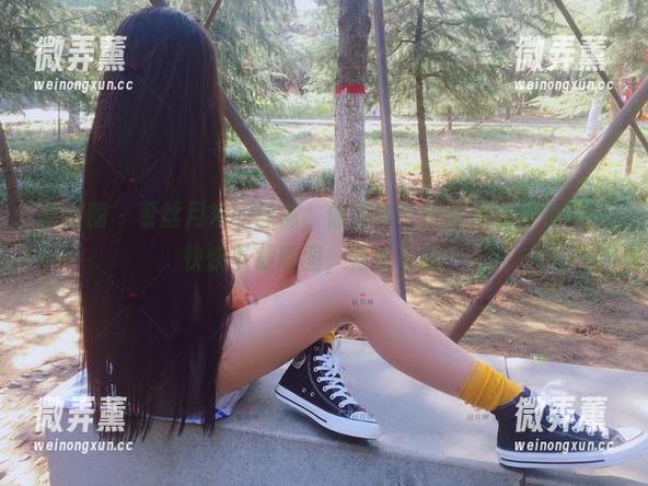 丝月神 微密圈 - 看丝月神的丝袜,像是每个忧愁都要溜走——快快下载原图,畅快无比!