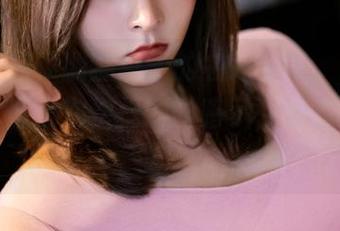 丽柜 – 随便翻翻兔子的名莲合集，发现这些照片像是次次提到的暗示，好像还有深意。