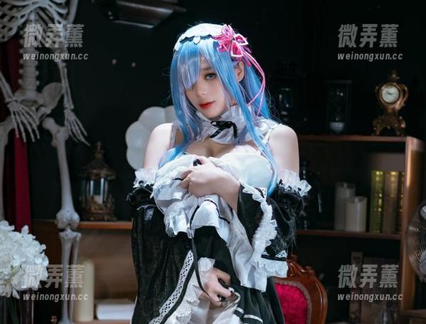 一场间谍的家庭聚会？！九言的写真壁纸让物理法则失效