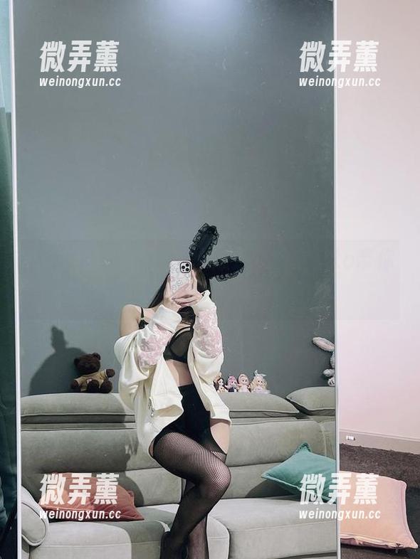 兔宝妮to 微密圈 - 裸足壁纸大放送,兔宝妮to带你飞进脚趾的天堂!