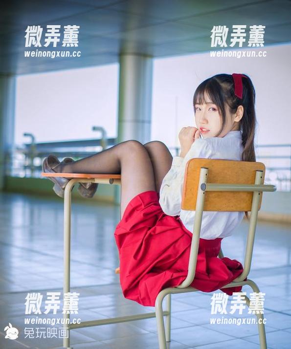 兔玩映画啊，给我来一张光辉旗袍的原图分享，这身材…忒完美了！