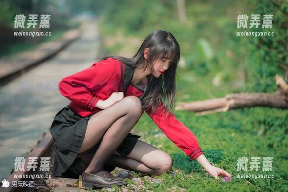 兔玩映画 兔玩映画的日系制服与黑丝,高清里尽显情趣,下载让你随时回味。