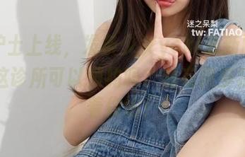 红白护士上线，发条少女yoki最新图片轰炸：这诊所可以预约吗？我有很多症状等着你治！