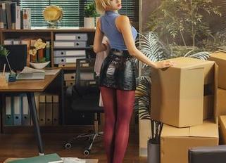 看这如月灰的作品，我开始怀疑我的圣诞礼物选择了……