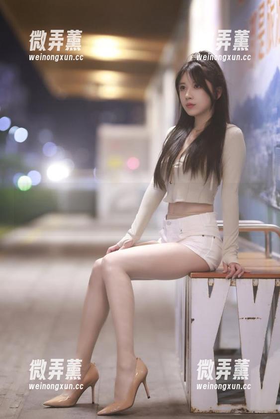 小女巫露娜 不怕天冷,就怕小女巫露娜和甜橙的高清照片火到发烫!我太想瞧瞧了!