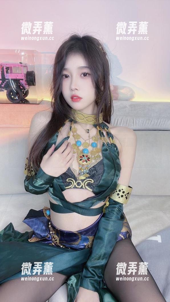 小小奶瓶儿的校园梦，双马尾制服师生合集，你敢来吗？