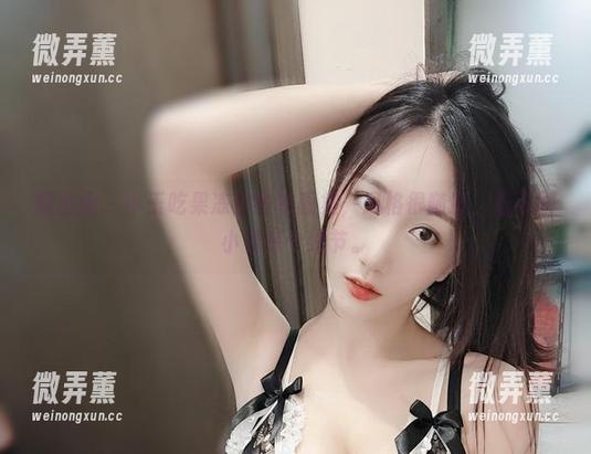 微密圈 - 小玉吃果冻的内衣图集，风格很随意，但可别小看每个细节。