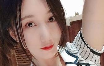 微密圈 – 别迟疑，小玉吃果冻的自拍写真集在等你下载，快来一觉不忘的视界！