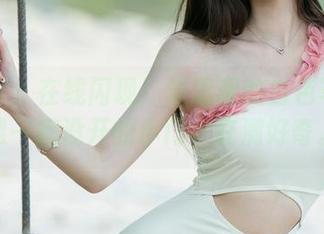 尤果网 – 在线闪现！景思晴的白色写真就像一扇没开的小门，充满好奇。
