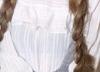 尤果网 – 球球的海风少女心，精选一波好看的海边姿势。