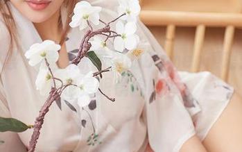 尤蜜荟 – 最新原图里的Domen瑶瑶：你也是眼镜控吗？