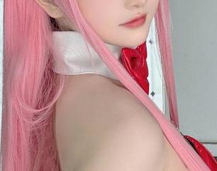 无圣光写真里的屿鱼yukako：能代的足在悄悄偷袭我的视线！
