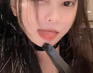 微密圈 – 左公子666这一辑，红色的桃，真让人忍不住多看几眼。