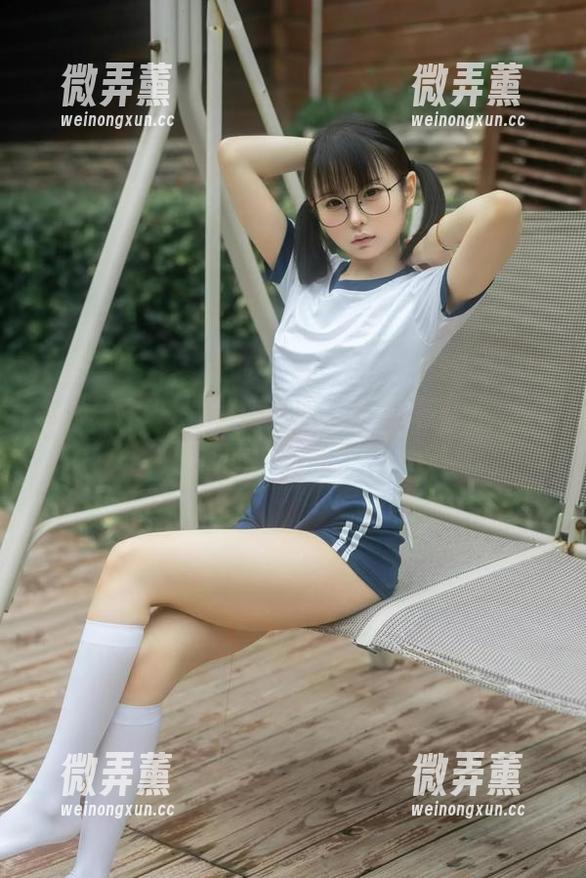 幼水铃衣的温泉体操服，私拍才是最真实的“放松”