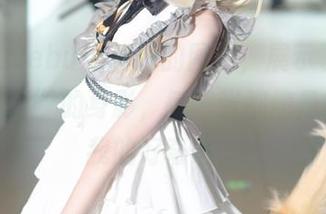 彩芸_Nebula和她的图库，展示了“爱野美奈子”的身影，每一张都像是在挑战我的好奇心。