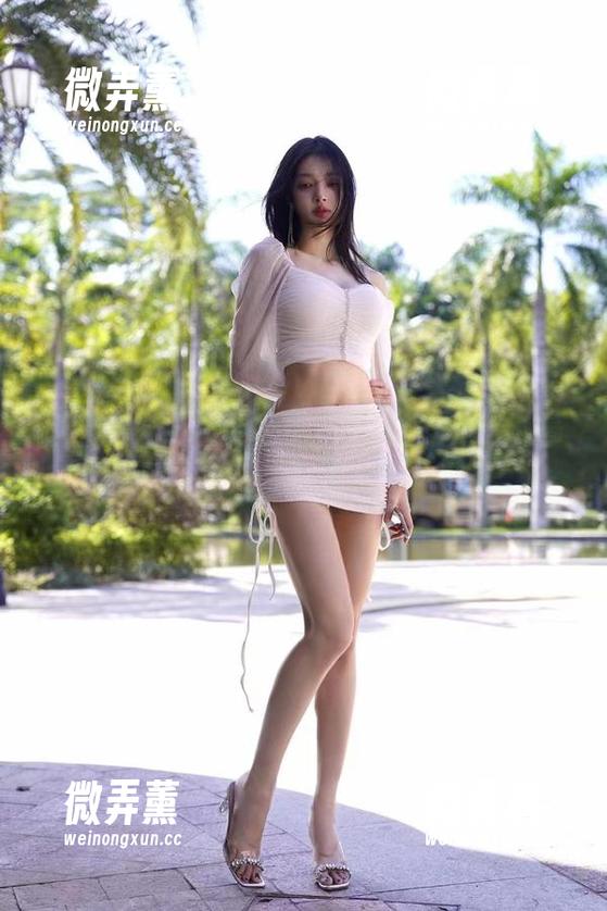 徐珺大哥 微密圈 - 圣诞的气息在这本徐珺大哥的高清写真集里弥漫,能别浪费了吗?