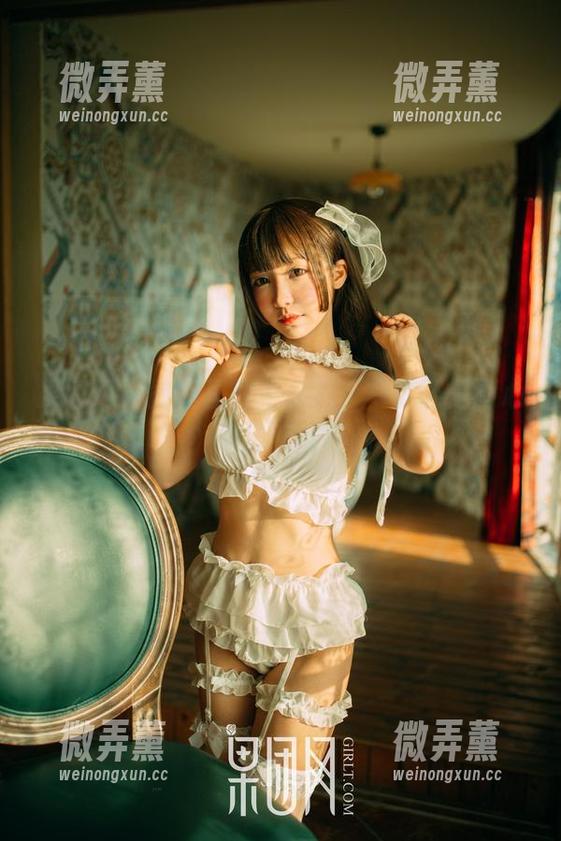 果团网-松果儿 果团网 - 教室里的松果儿,写生还是画心?答案不重要啦